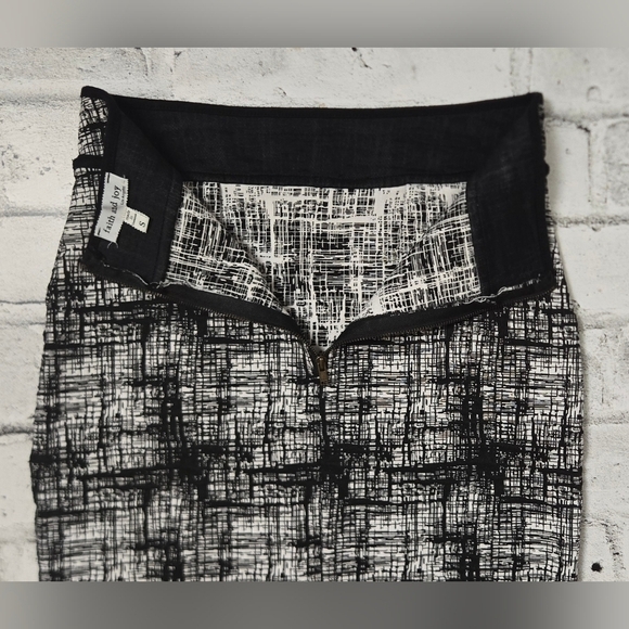Faith & Joy NY Black White Grid Pencil Skirt Stretch Career Work Small - Picture 8 of 10